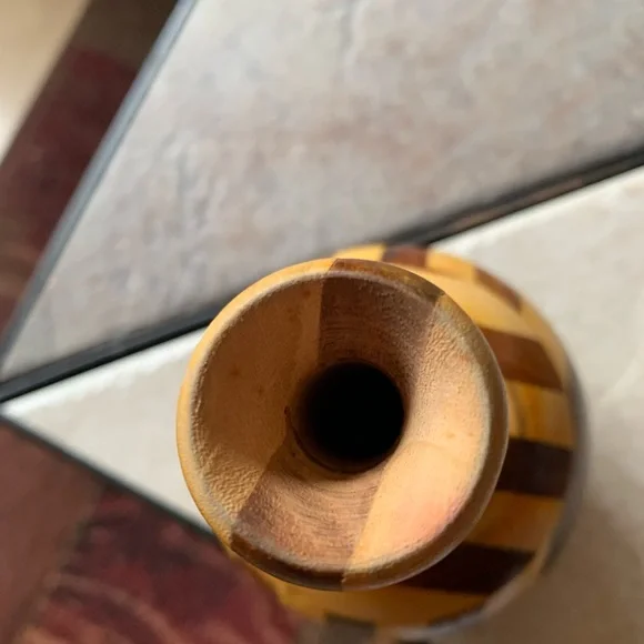 Unbranded. Segmented 6" Wood Vase. New/Unused. Handcrafted. - Picture 4 of 5